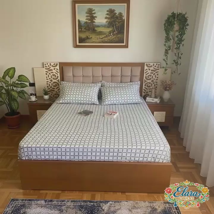 Azure Lattice Bedsheet  طقم ملاءات الشبكة الأزرق